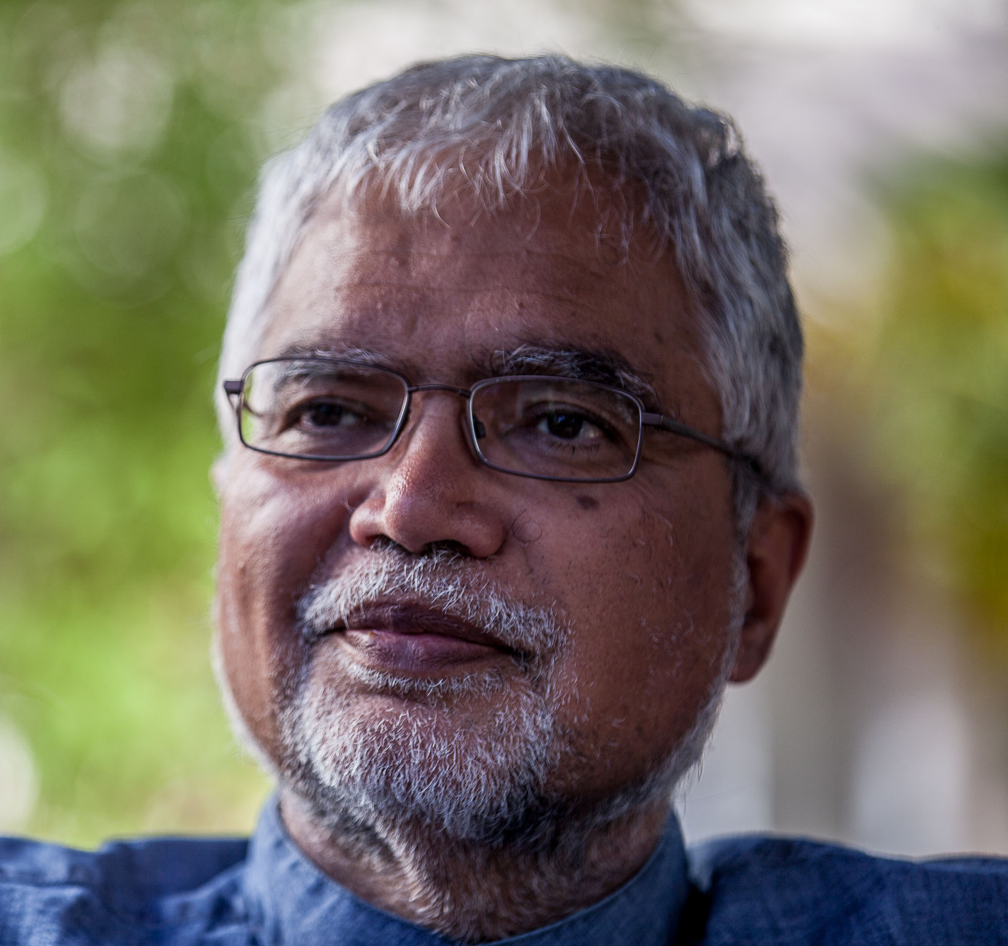 Dr. Mukesh Kapila